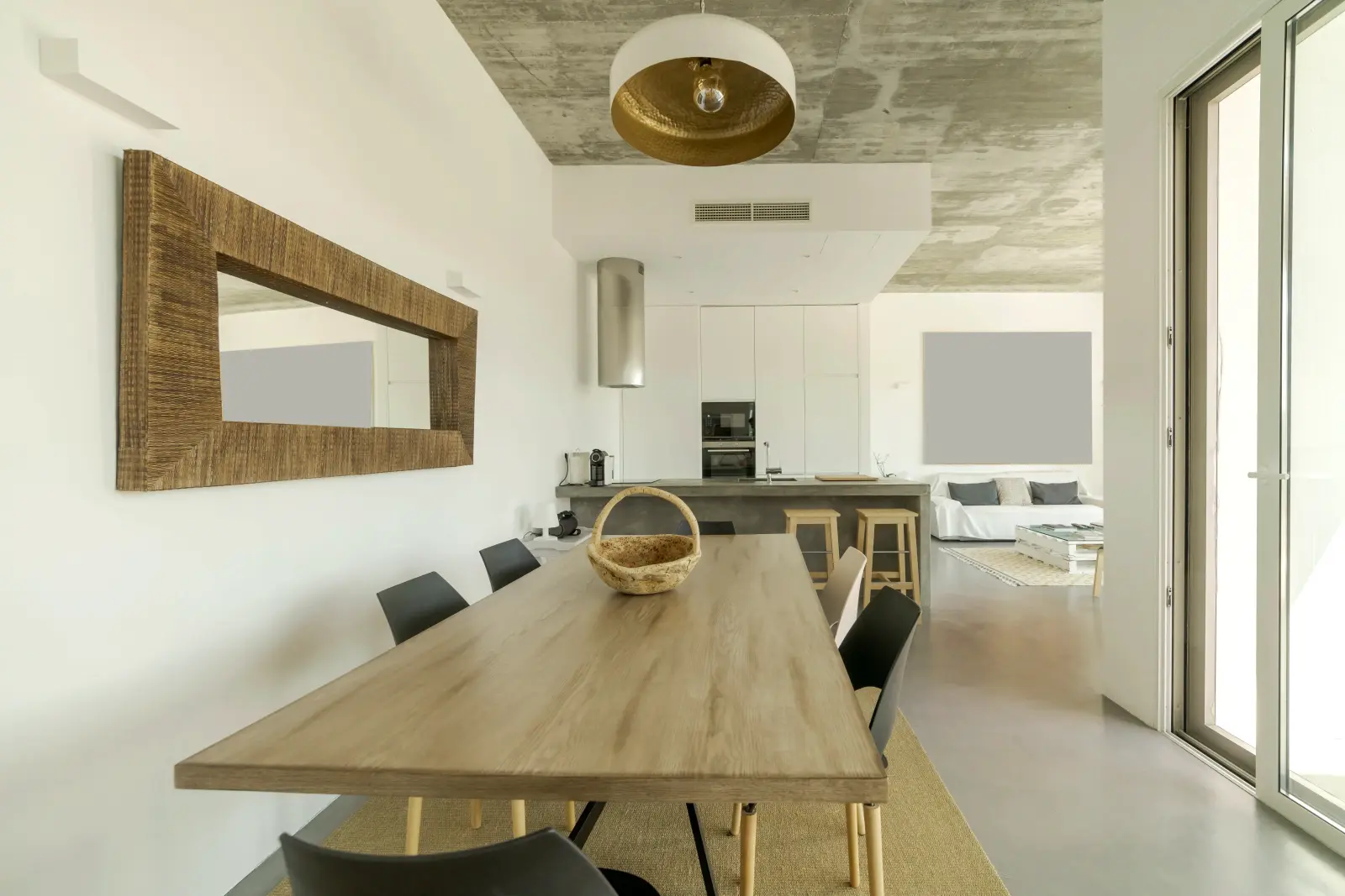 Casa moderna con jardín - ayudas para rehabilitación energética en el Baix Penedès